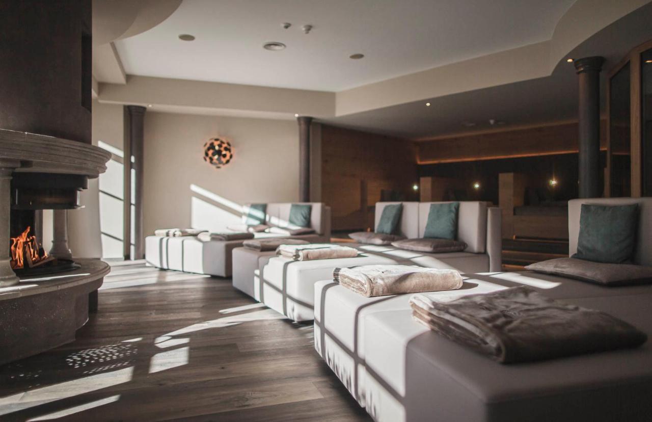 Majestic - Unique Spa Resort Brunico Luaran gambar
