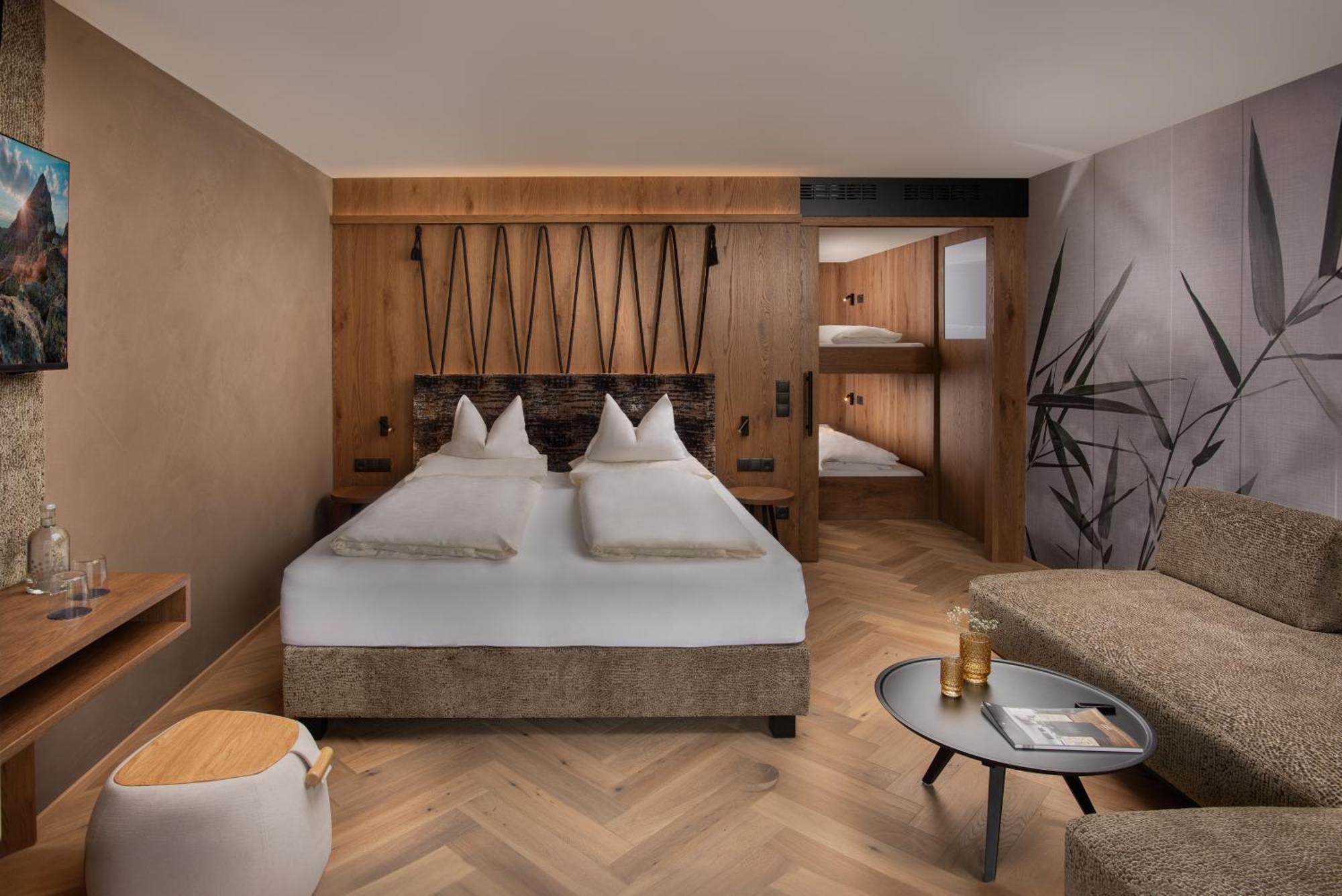 Majestic - Unique Spa Resort Brunico Luaran gambar