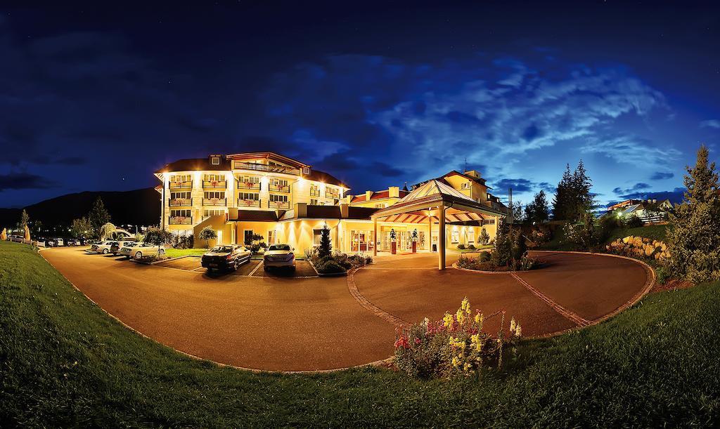 Majestic - Unique Spa Resort Brunico Luaran gambar